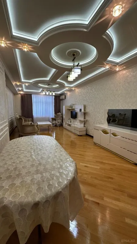 Satılır 4 otaqlı mənzil 170 m²