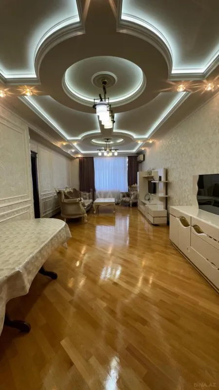 Satılır 4 otaqlı mənzil 170 m²
