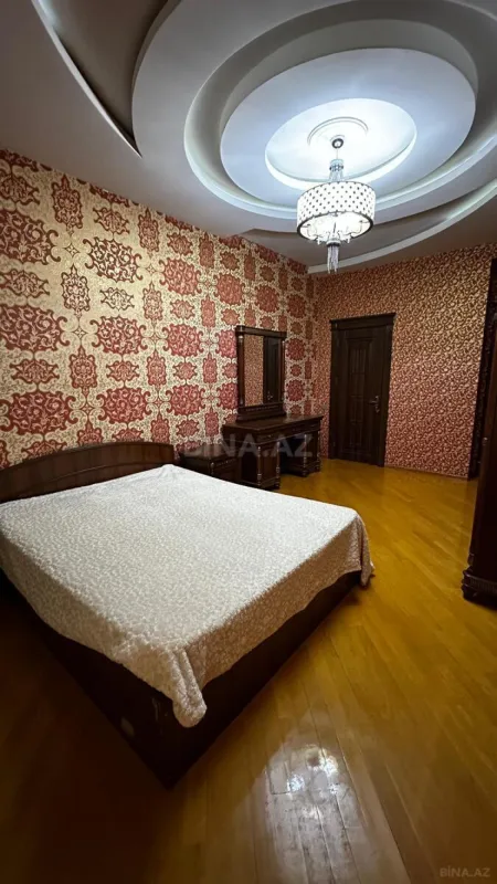 Satılır 4 otaqlı mənzil 170 m²