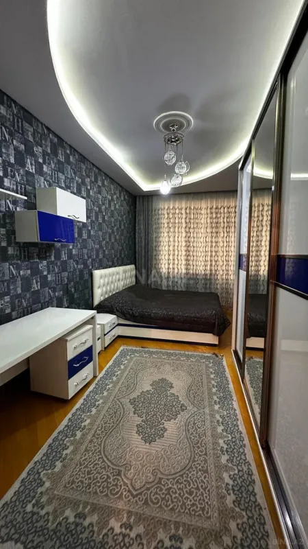 Satılır 4 otaqlı mənzil 170 m²