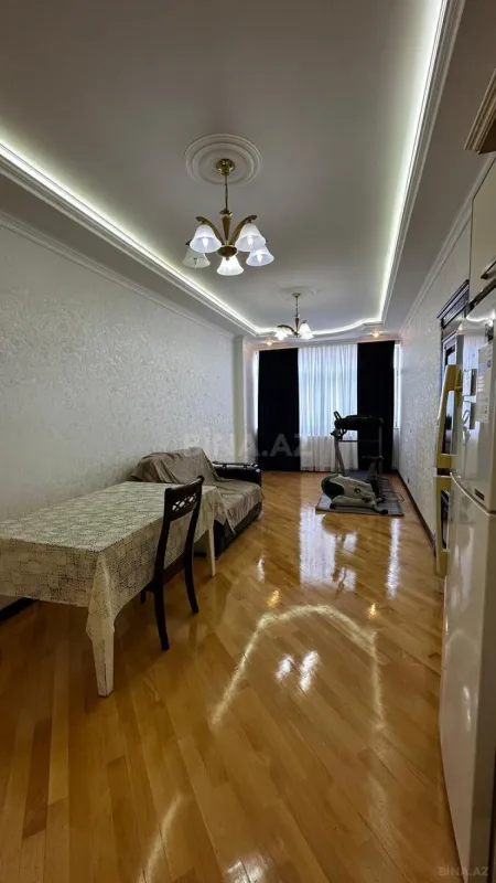 Satılır 4 otaqlı mənzil 170 m²