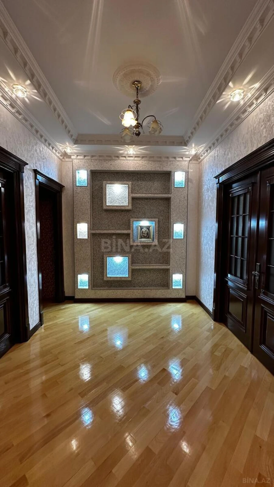 Satılır 4 otaqlı mənzil 170 m²