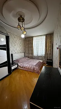 Satılır 4 otaqlı mənzil 170 m²