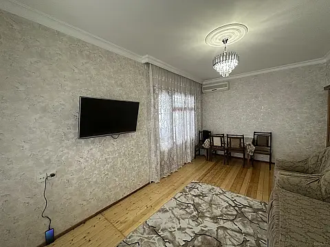 Kirayə verilir 2 otaqlı mənzil 65 m²
