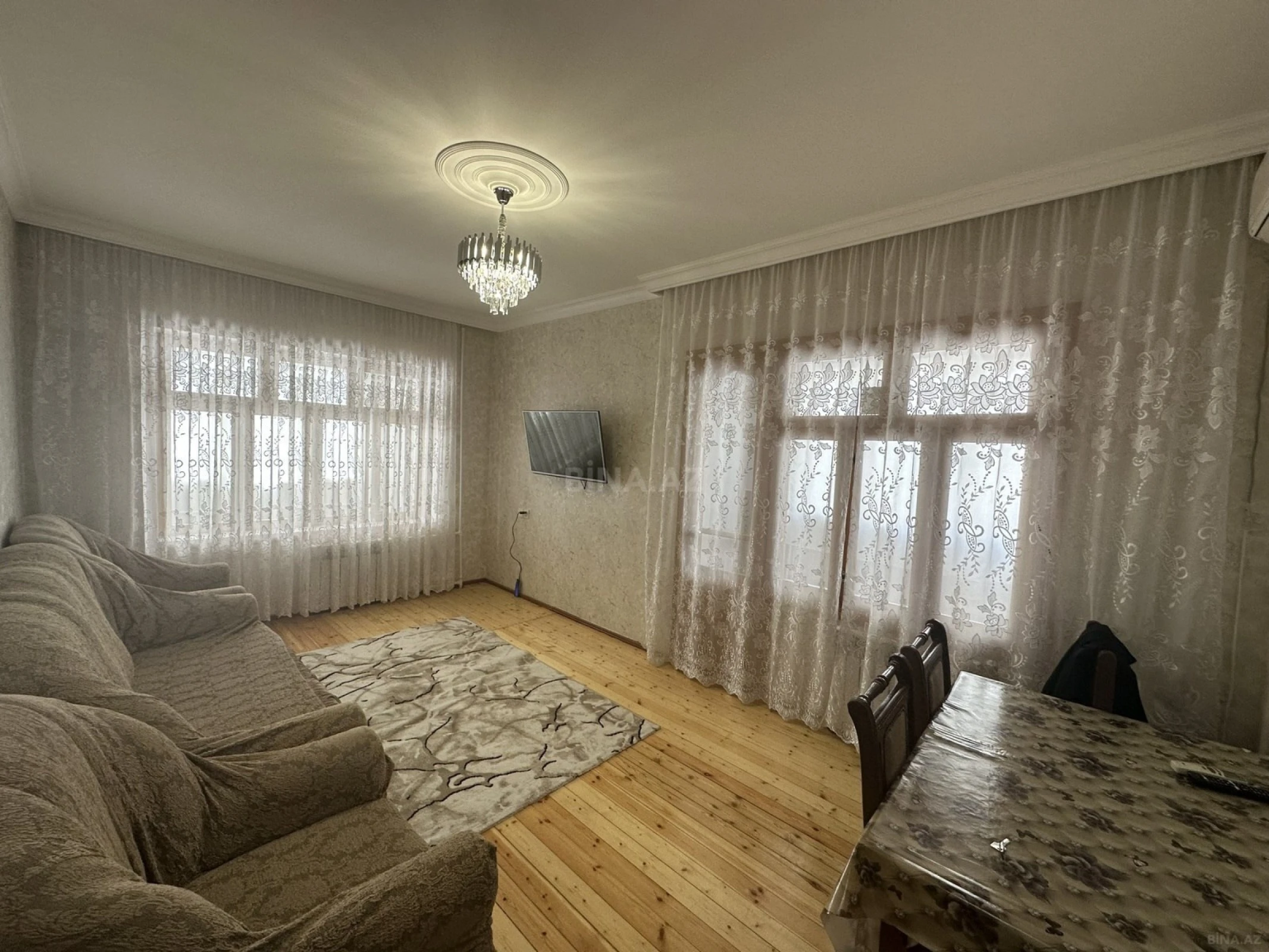 Kirayə verilir 2 otaqlı mənzil 65 m²