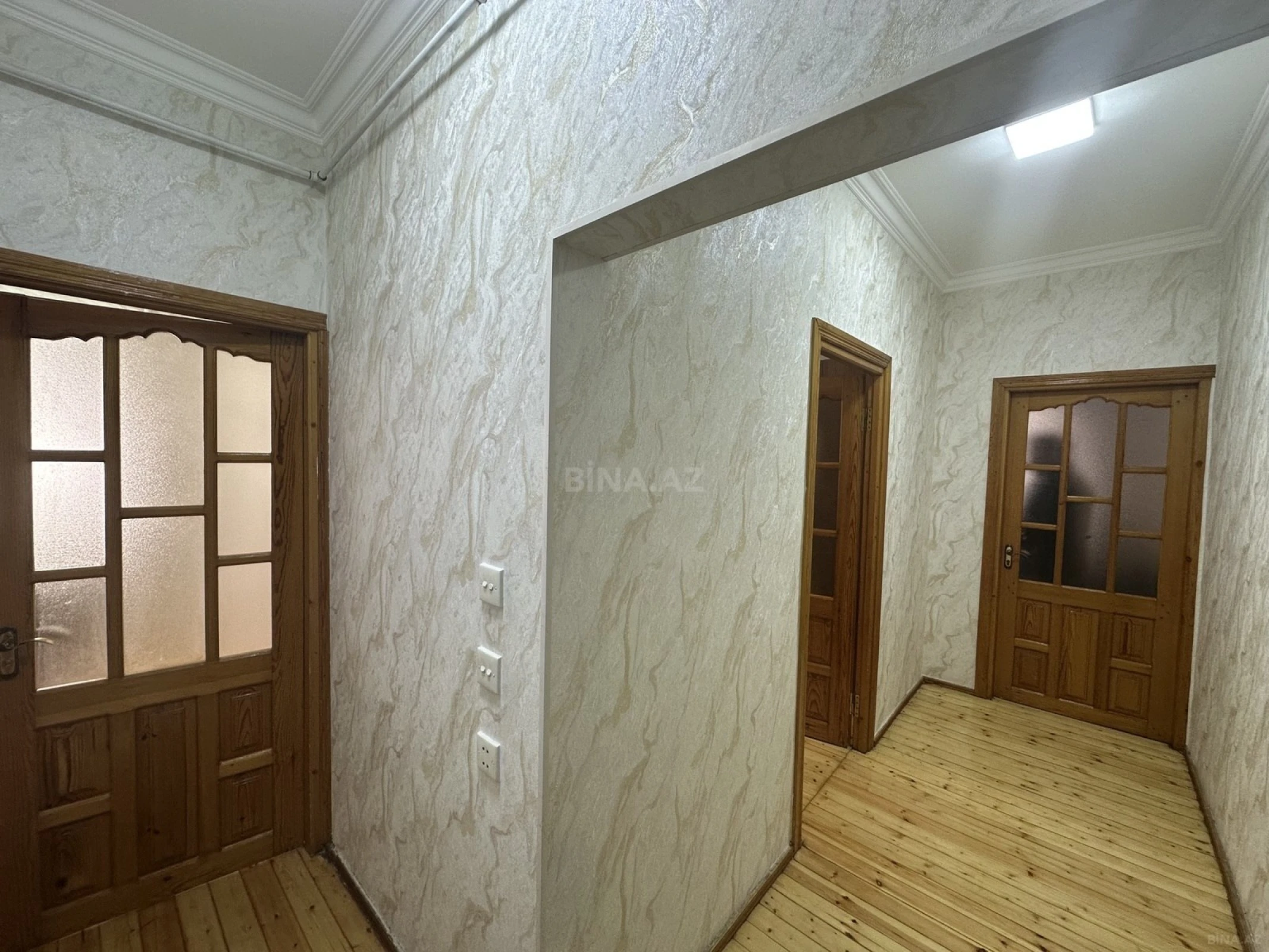 Kirayə verilir 2 otaqlı mənzil 65 m²