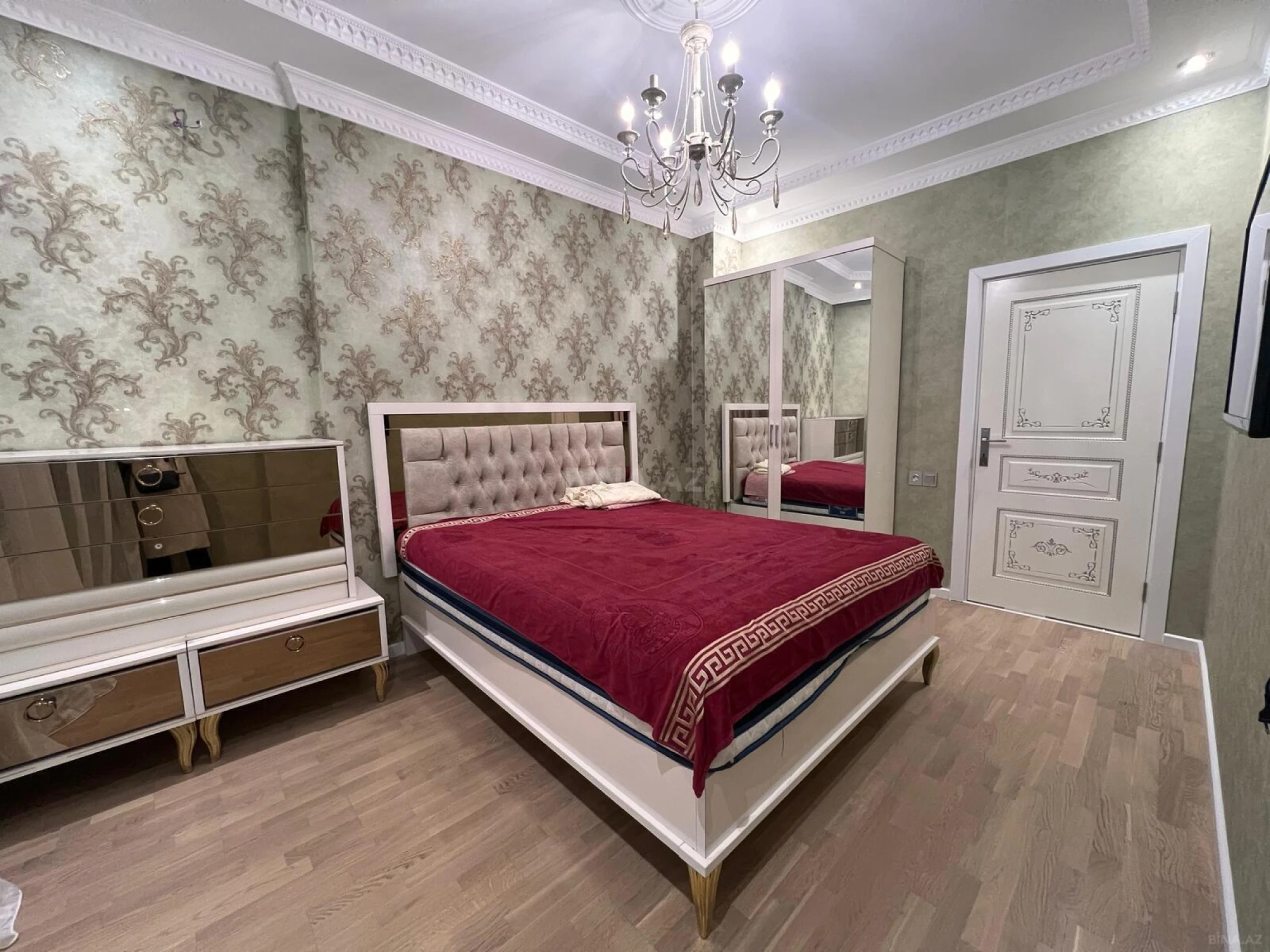 Kirayə verilir 2 otaqlı mənzil 68 m²