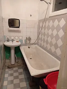 Kirayə verilir 2 otaqlı mənzil 50 m²