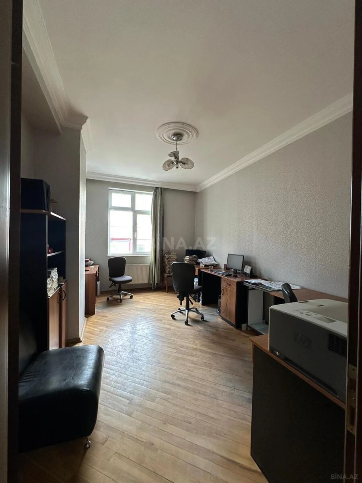 Satılır 3 otaqlı mənzil 137 m²