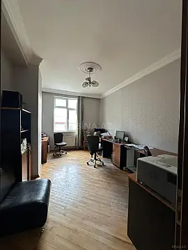 Satılır 3 otaqlı mənzil 137 m²