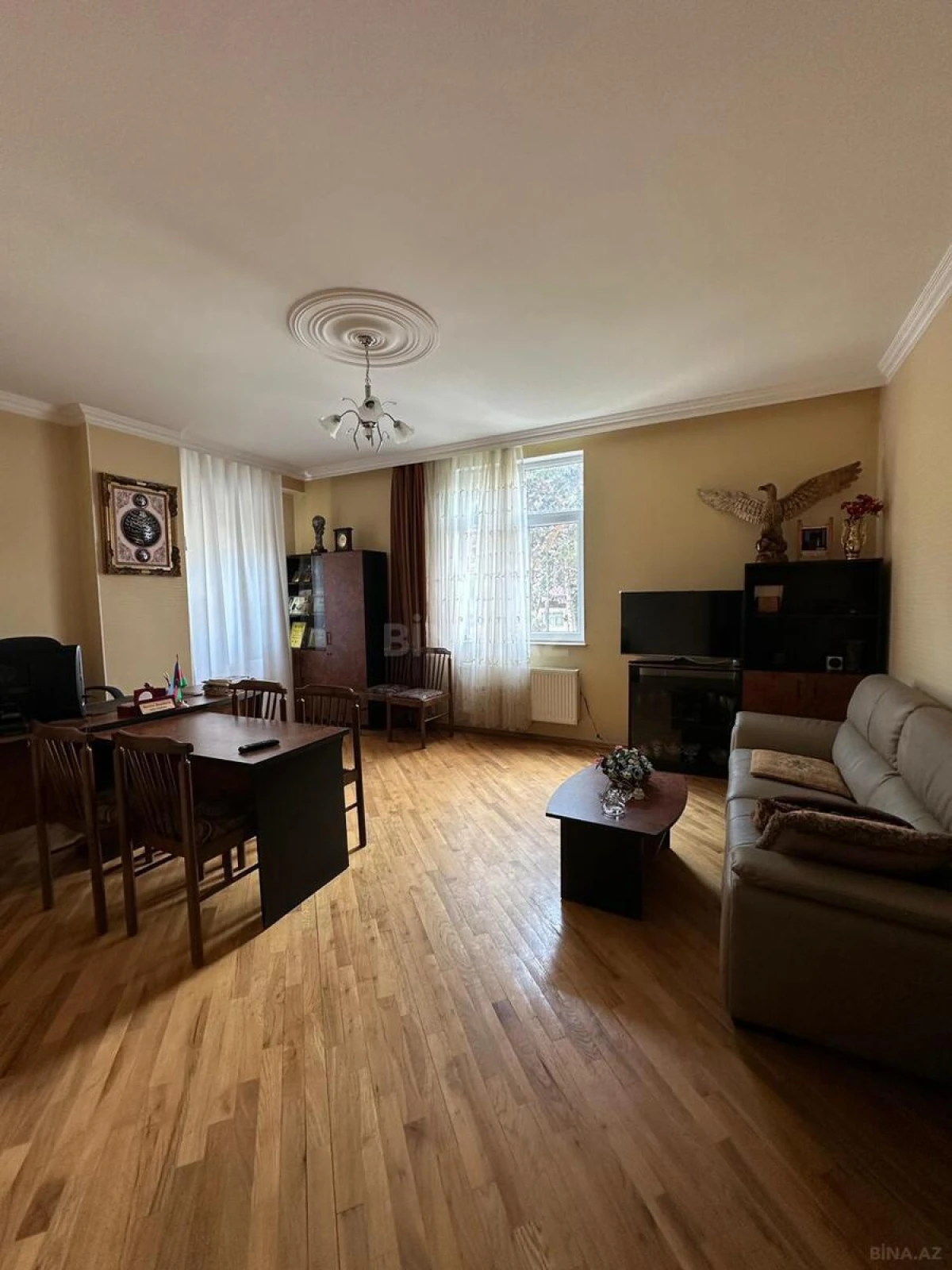 Satılır 3 otaqlı mənzil 137 m²