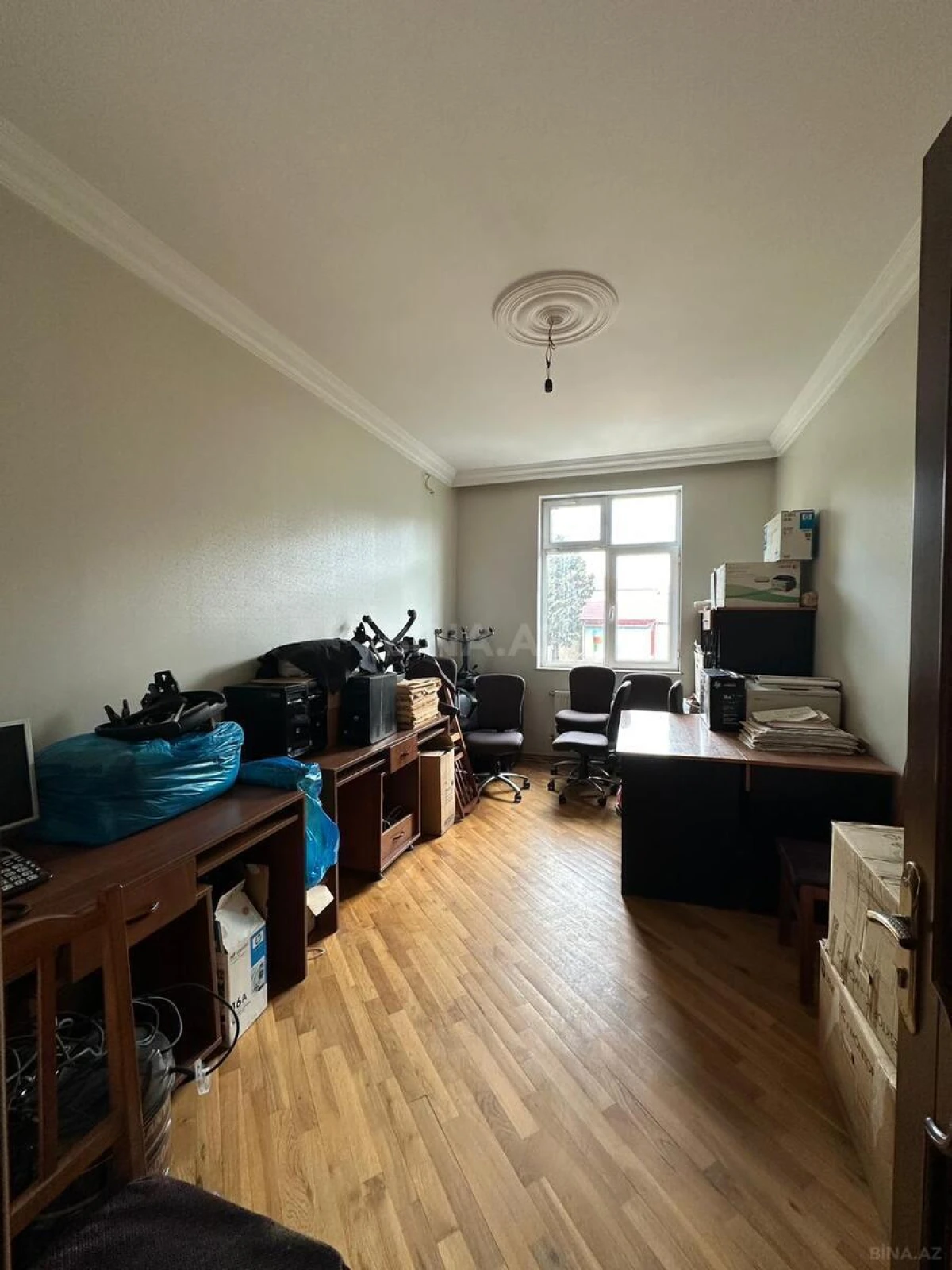 Satılır 3 otaqlı mənzil 137 m²