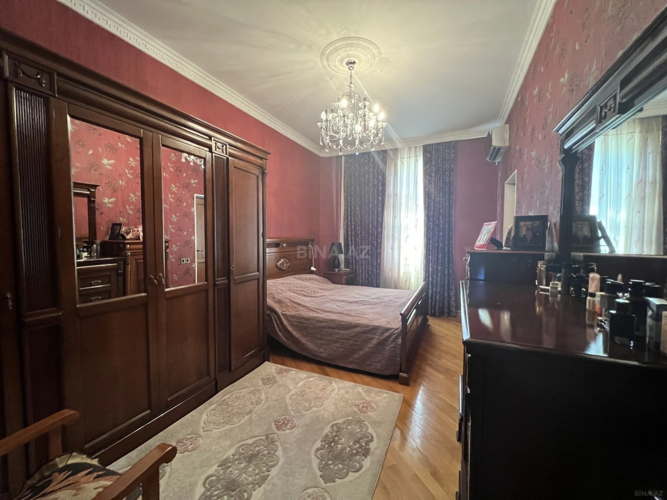 Satılır 3 otaqlı mənzil 118 m²