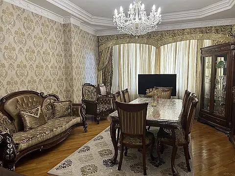 Satılır 3 otaqlı mənzil 118 m²