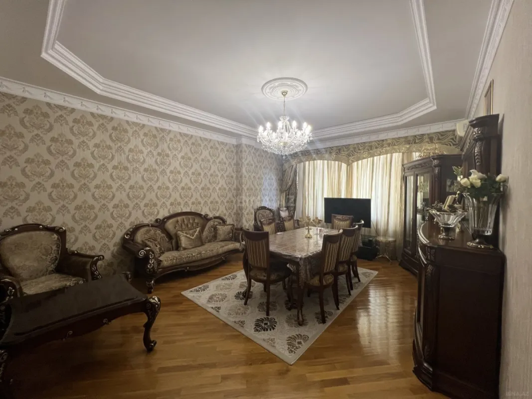 Satılır 3 otaqlı mənzil 118 m²