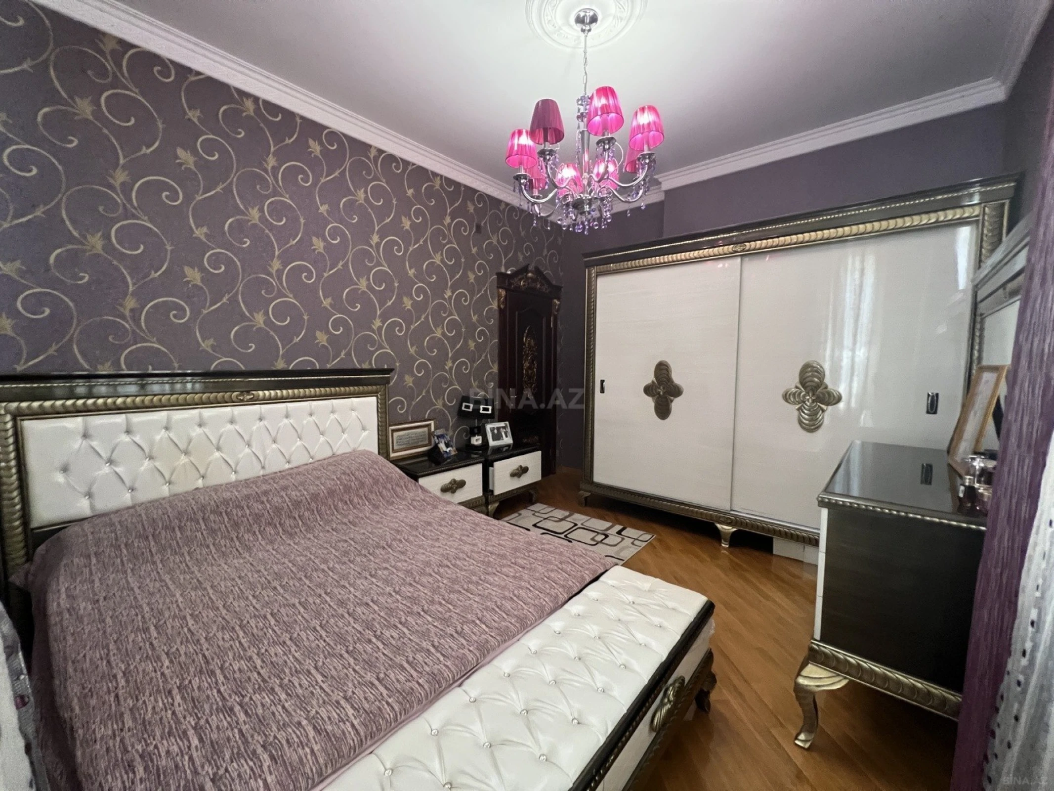 Satılır 3 otaqlı mənzil 118 m²