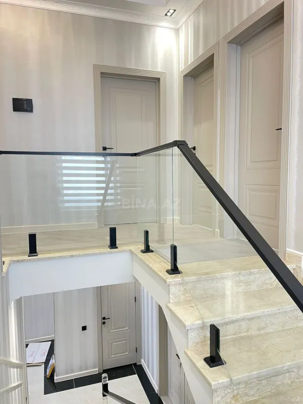 Satılır 5 otaqlı həyət evi 216 m²