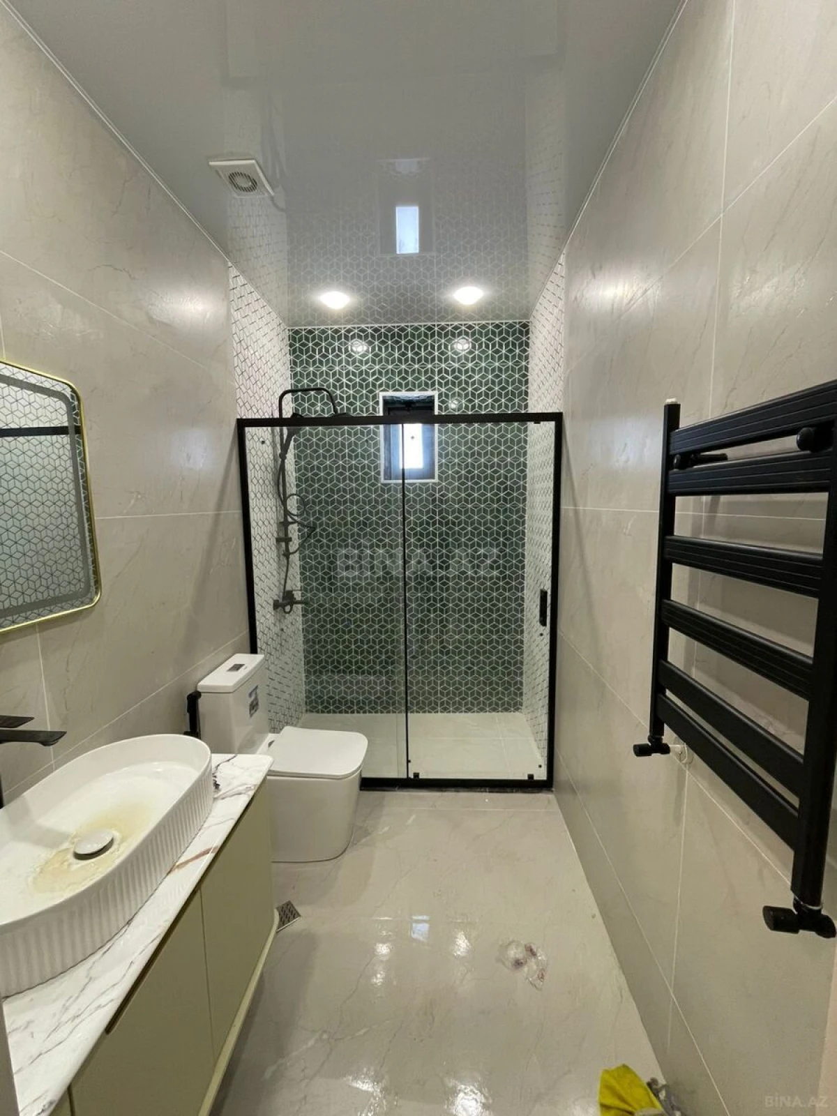 Satılır 5 otaqlı həyət evi 216 m²