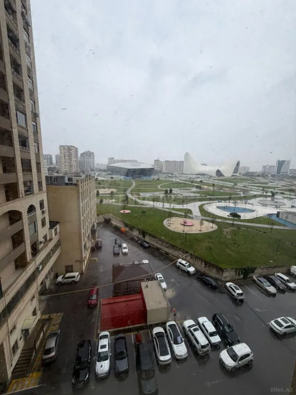 Satılır 3 otaqlı mənzil 150 m²