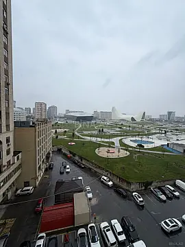 Satılır 3 otaqlı mənzil 150 m²