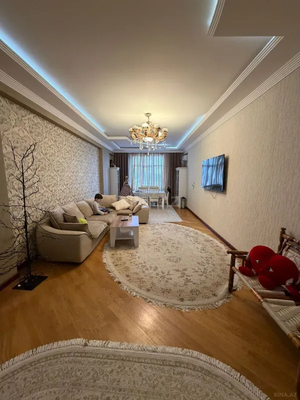 Satılır 3 otaqlı mənzil 150 m²