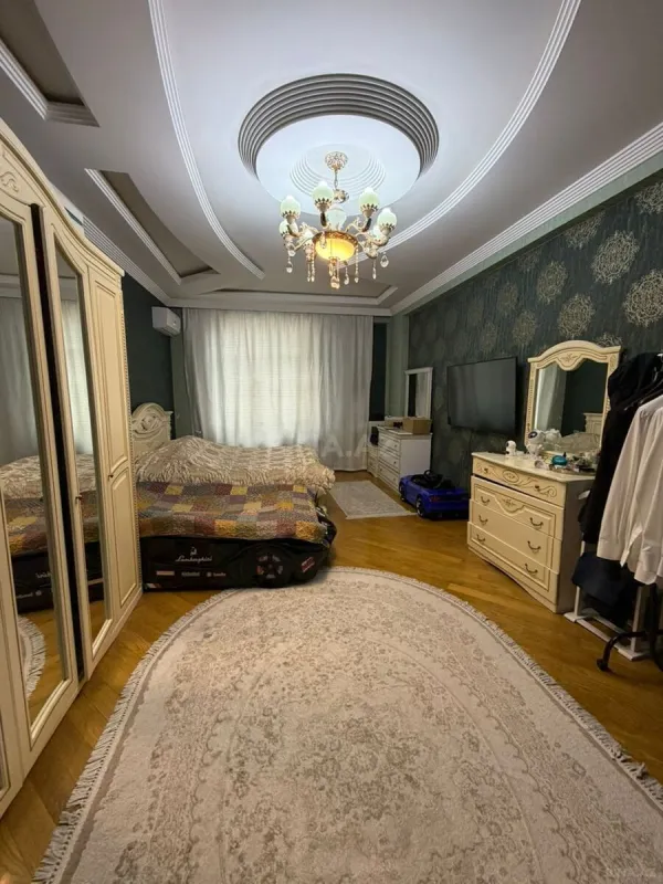 Satılır 3 otaqlı mənzil 150 m²