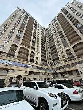 Satılır 3 otaqlı mənzil 150 m²