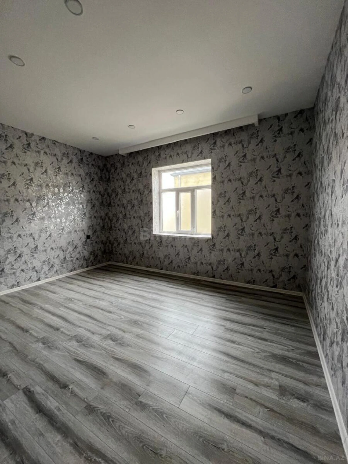 Satılır 5 otaqlı həyət evi 150 m²