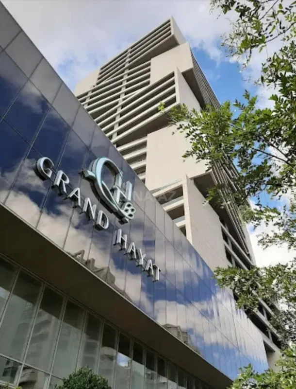 Satılır 2 otaqlı mənzil 102 m²