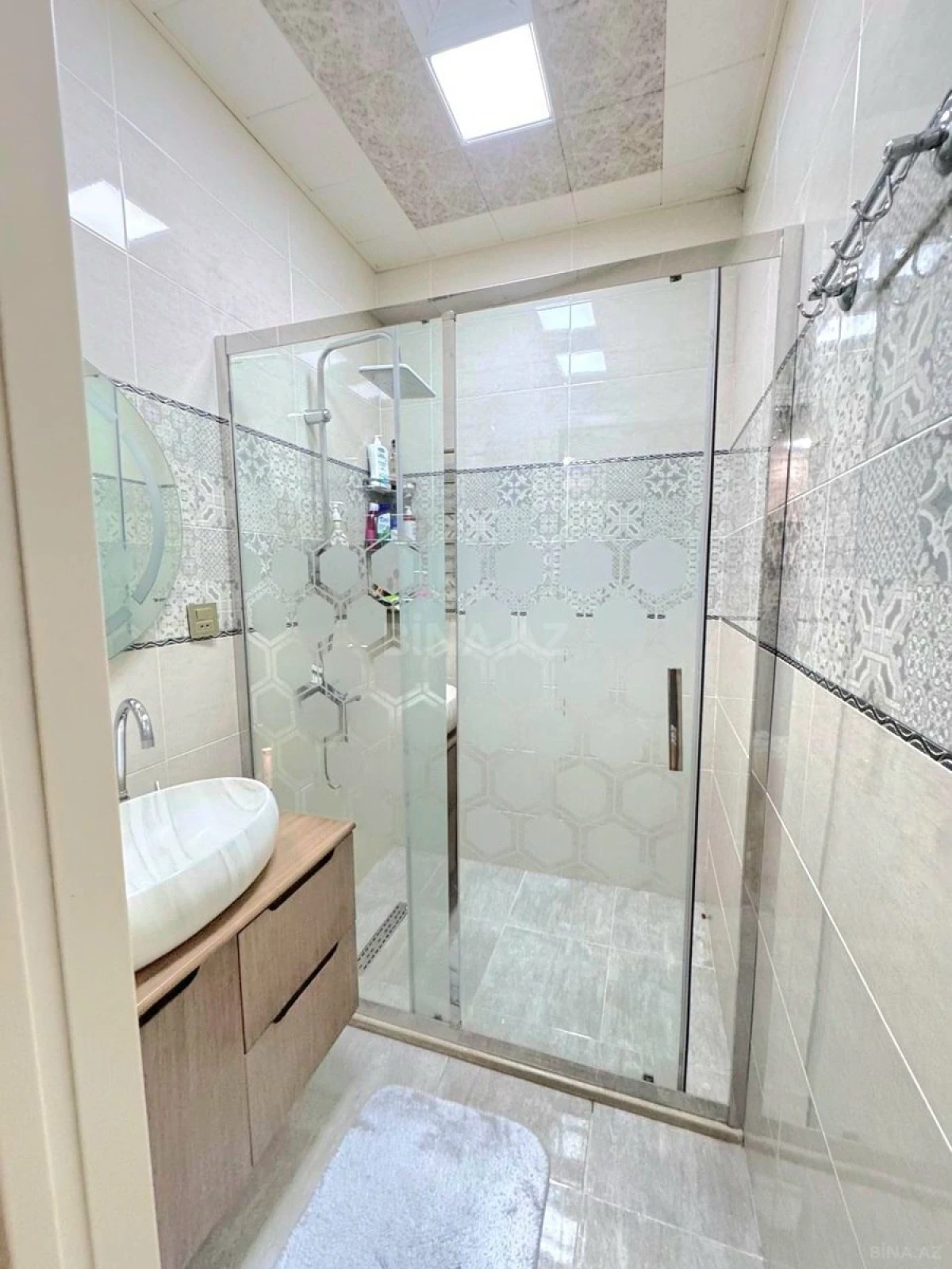 Satılır 2 otaqlı mənzil 102 m²