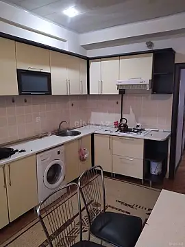 Kirayə verilir 2 otaqlı mənzil 100 m²