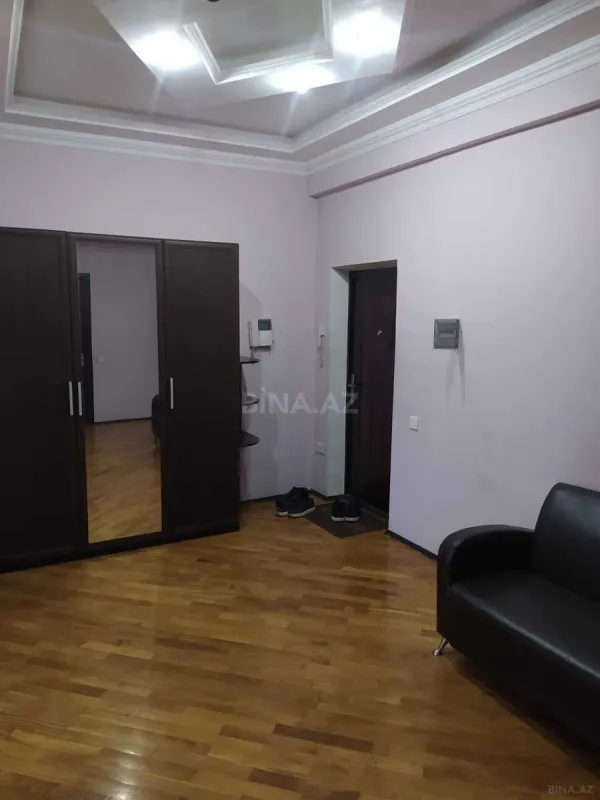 Kirayə verilir 2 otaqlı mənzil 100 m²