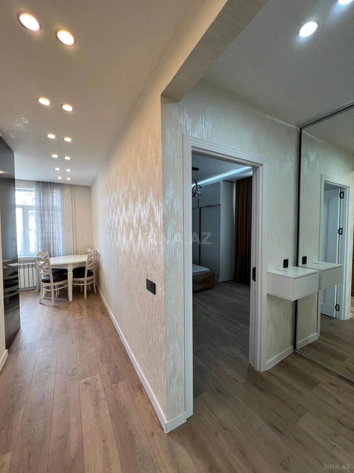 Satılır 2 otaqlı mənzil 65 m²