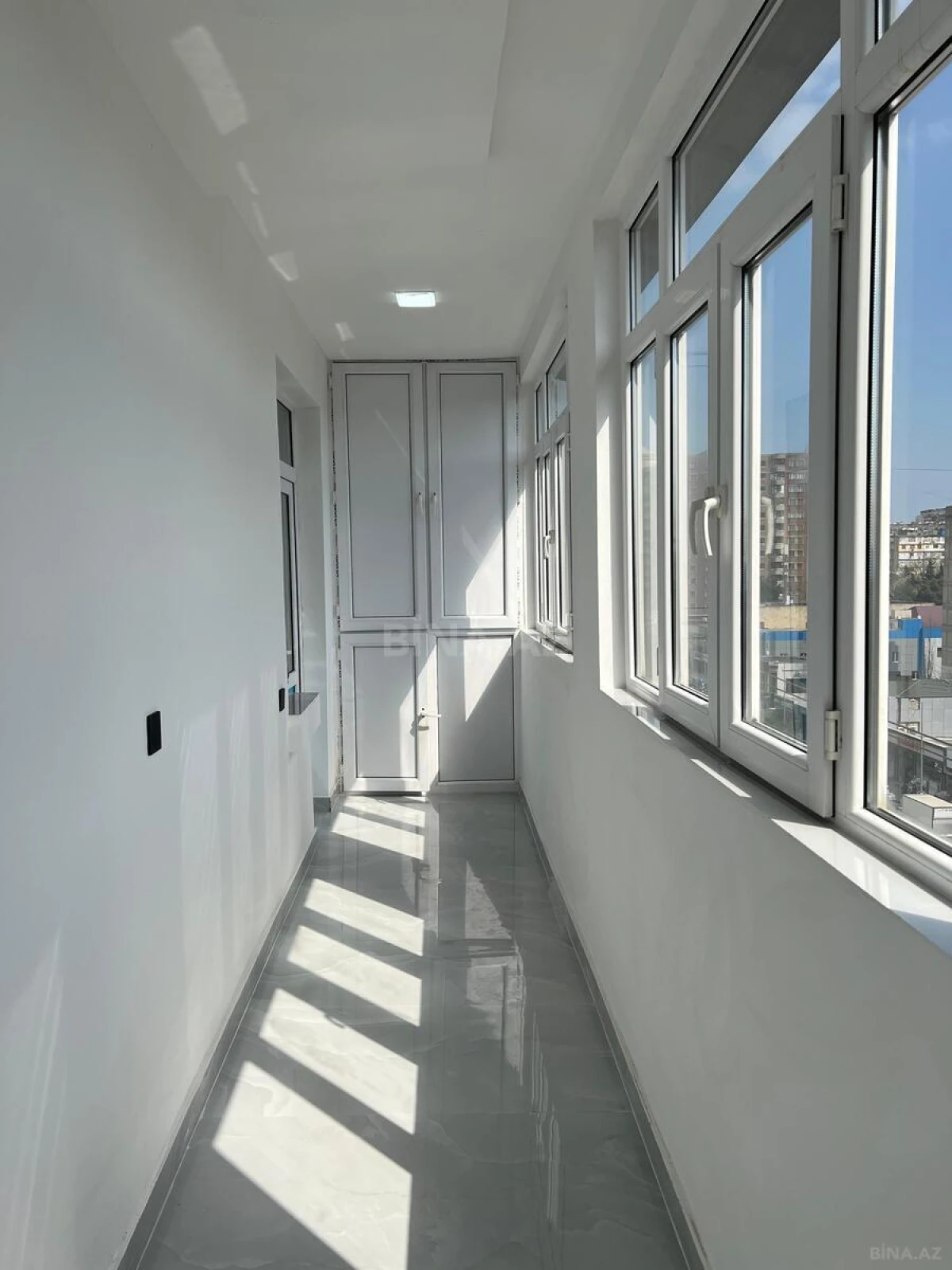 Satılır 2 otaqlı mənzil 65 m²
