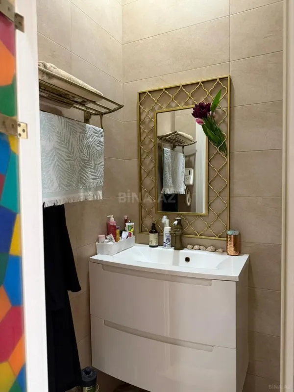 Satılır 4 otaqlı mənzil 157 m²