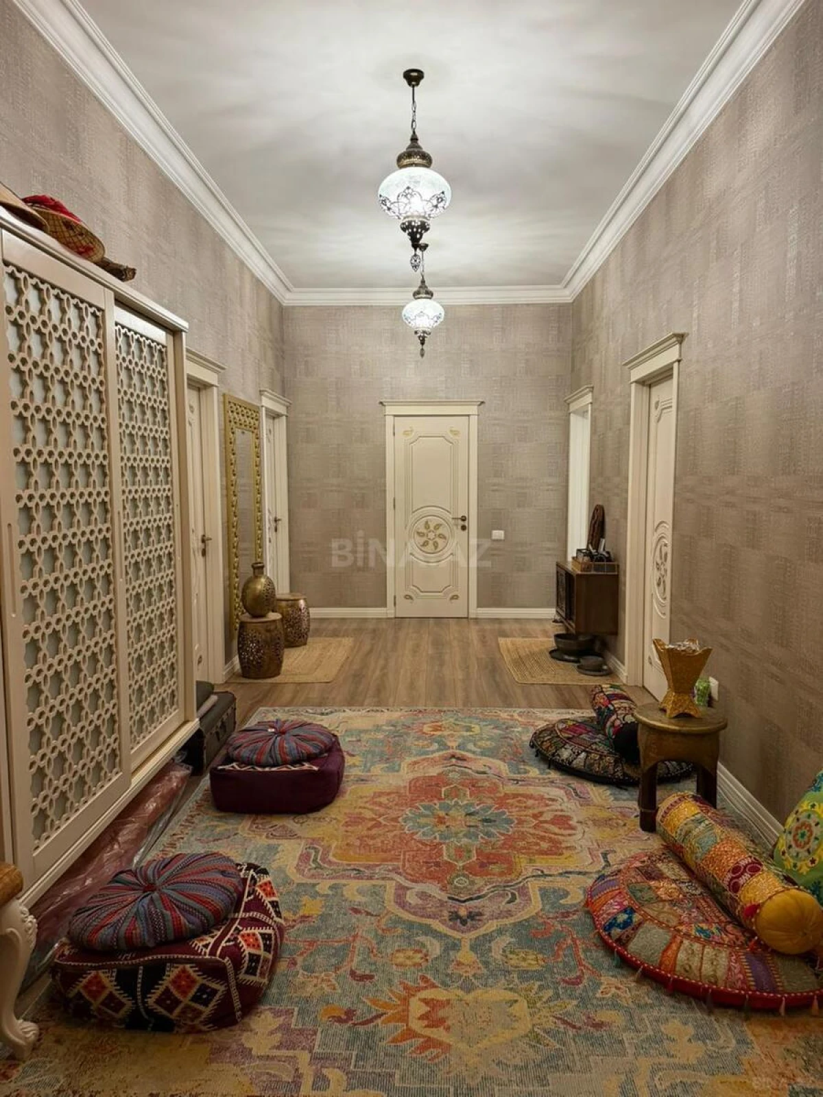 Satılır 4 otaqlı mənzil 157 m²