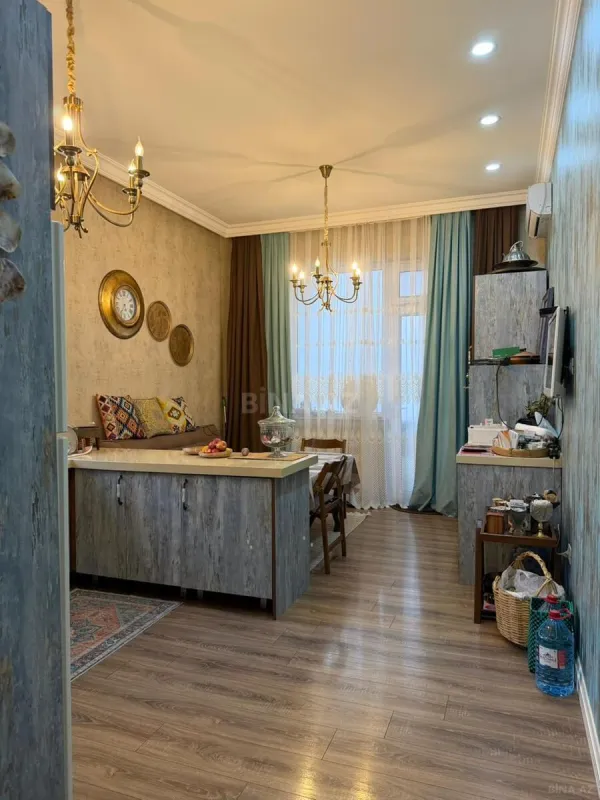 Satılır 4 otaqlı mənzil 157 m²