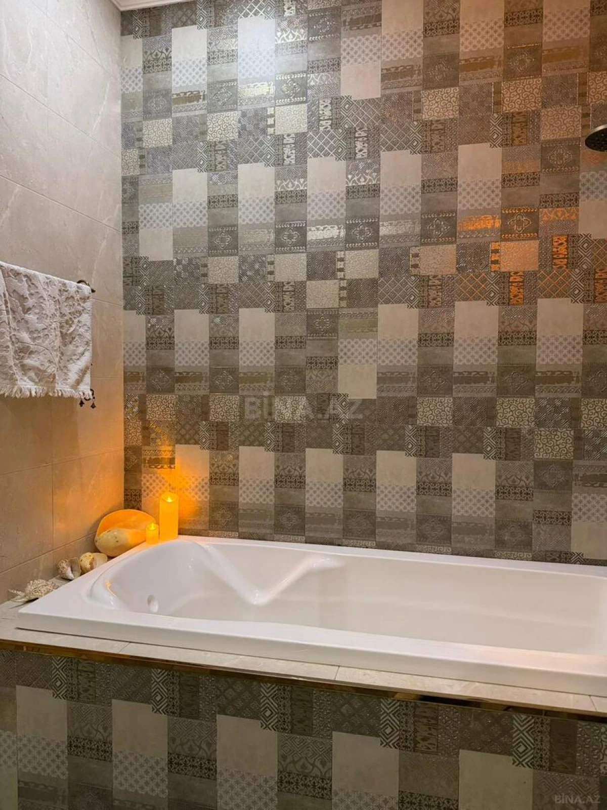 Satılır 4 otaqlı mənzil 157 m²