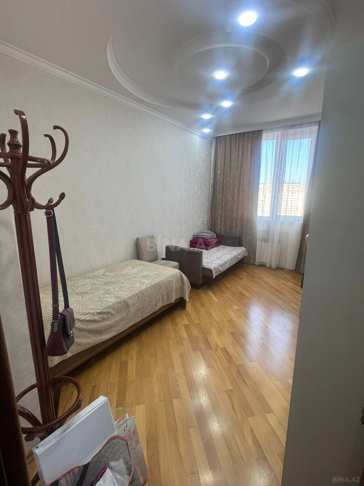 Satılır 3 otaqlı mənzil 120 m²