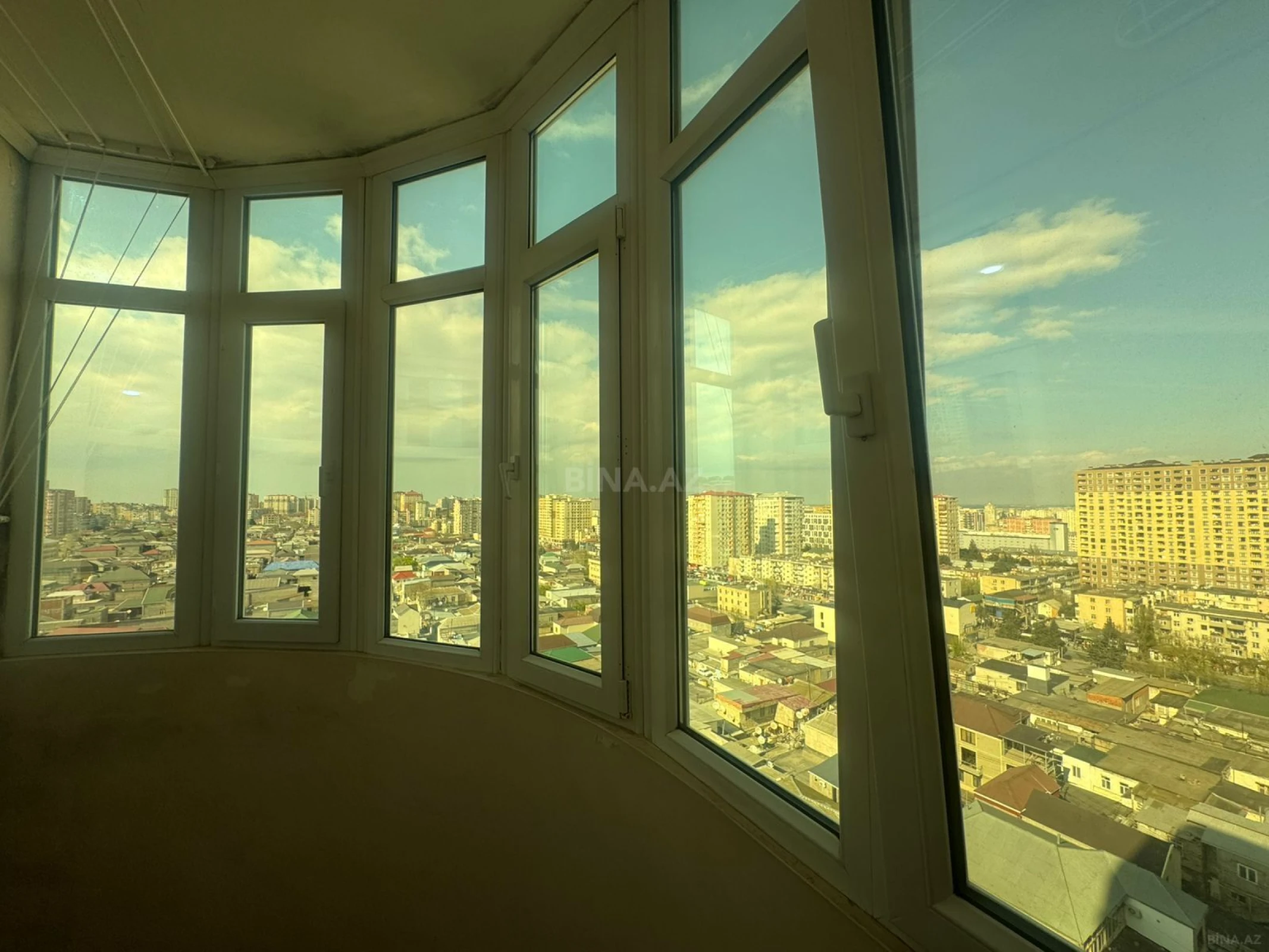 Satılır 3 otaqlı mənzil 120 m²