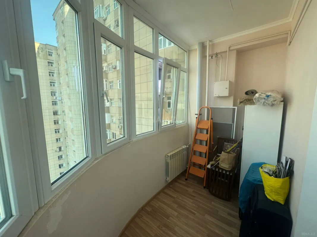 Satılır 3 otaqlı mənzil 120 m²