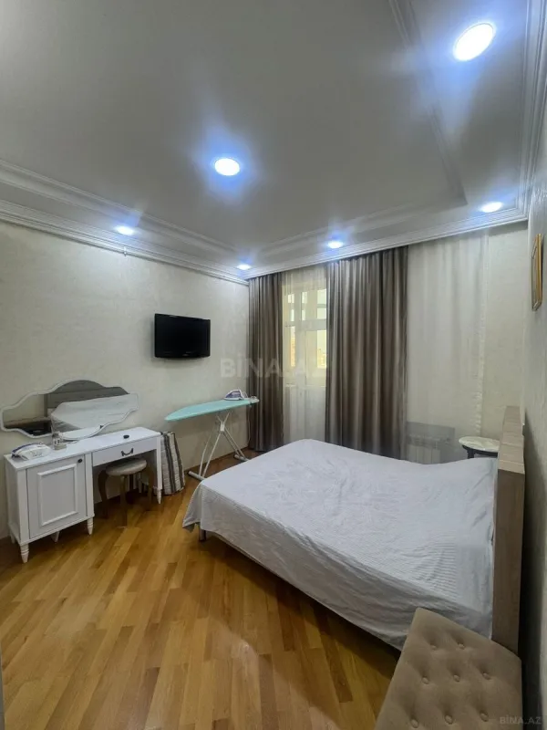 Satılır 3 otaqlı mənzil 120 m²