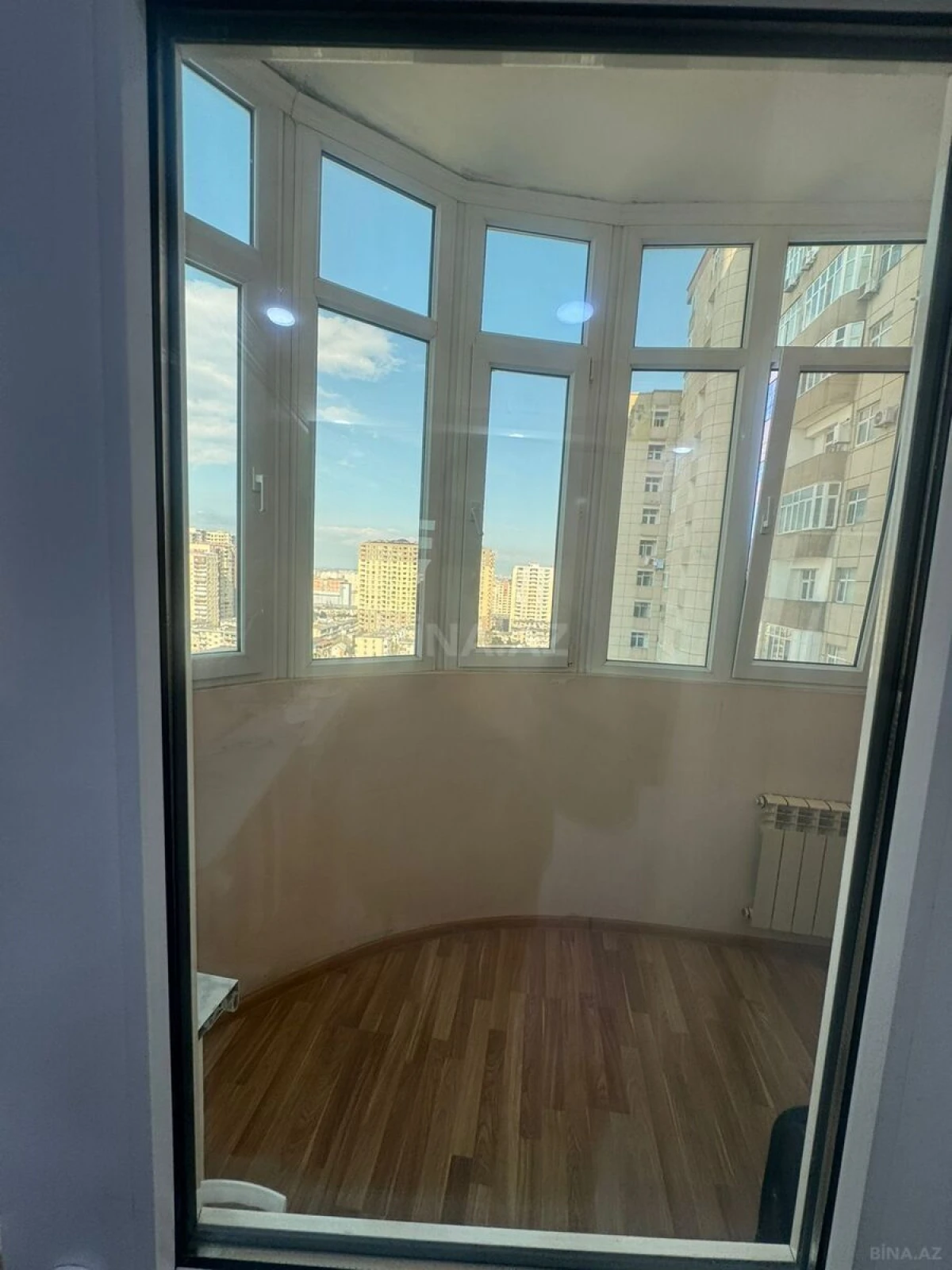 Satılır 3 otaqlı mənzil 120 m²