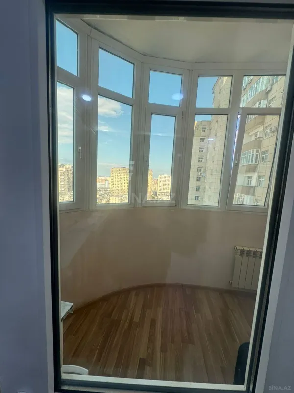 Satılır 3 otaqlı mənzil 120 m²