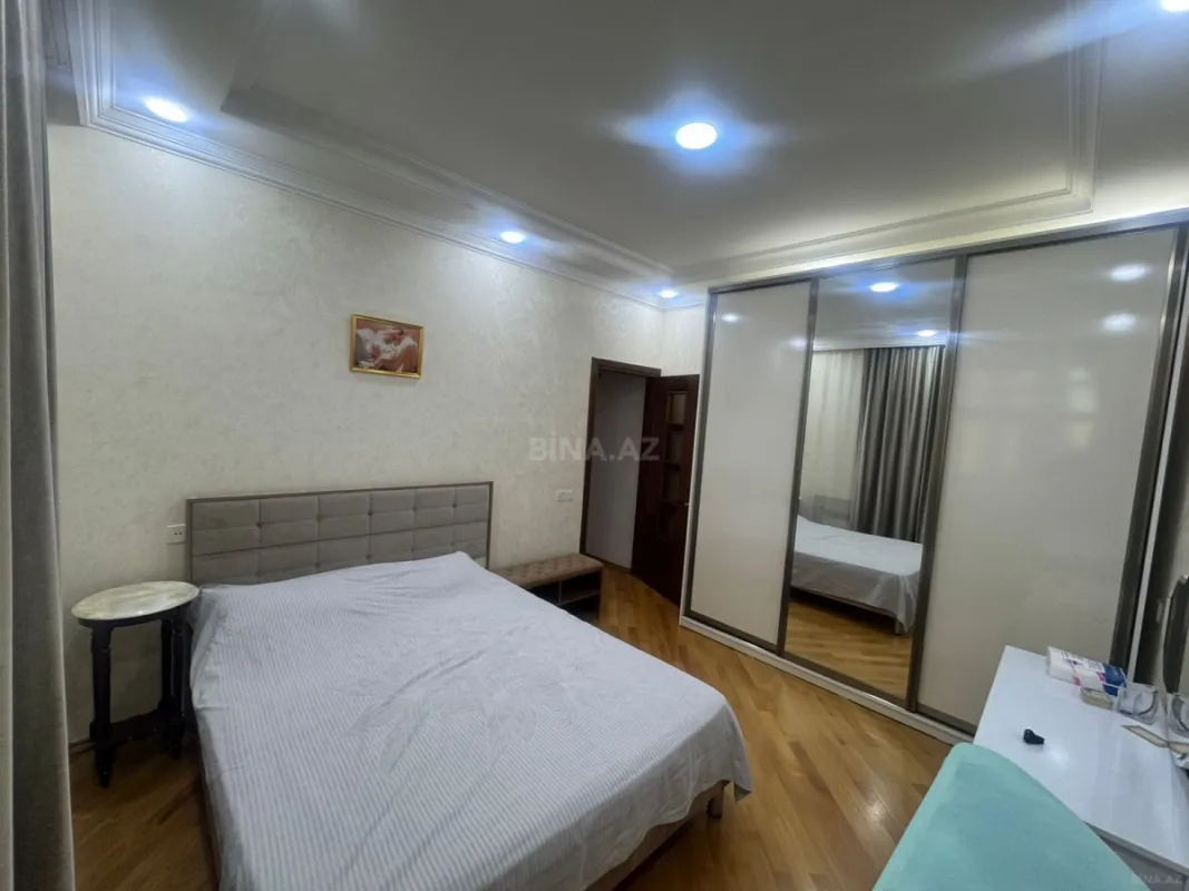Satılır 3 otaqlı mənzil 120 m²