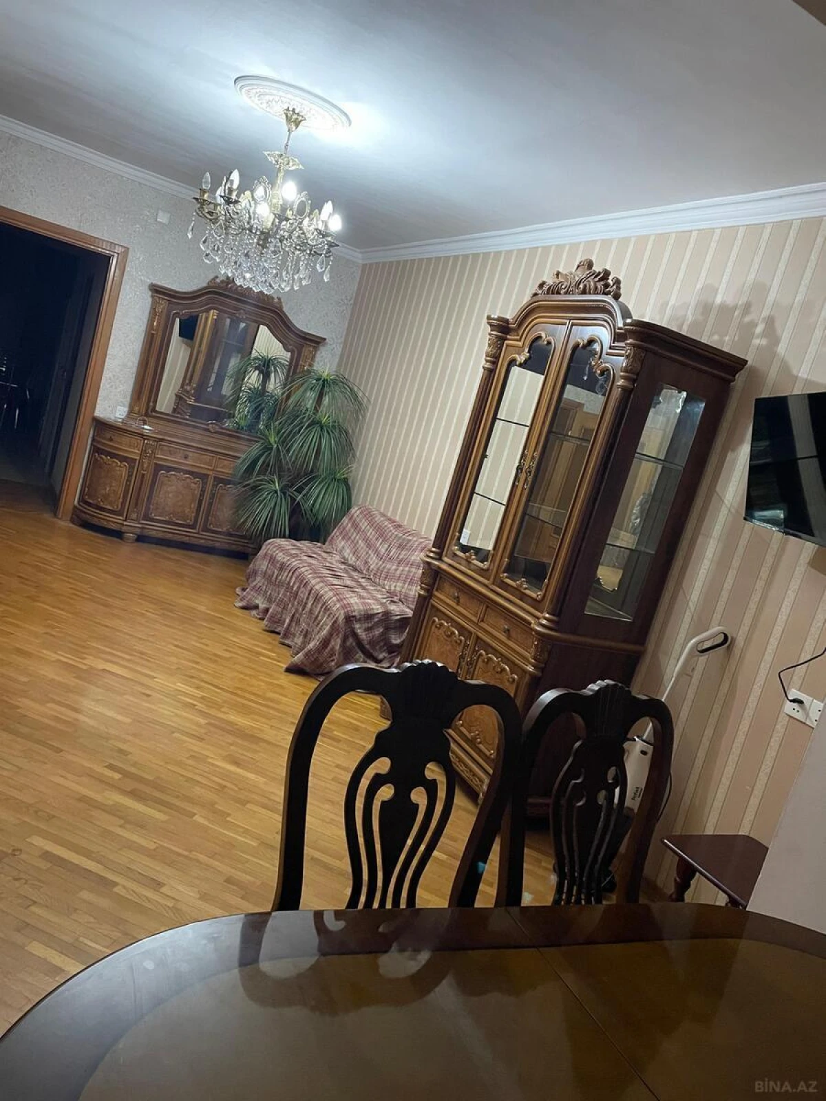 Kirayə verilir 2 otaqlı mənzil 70 m²