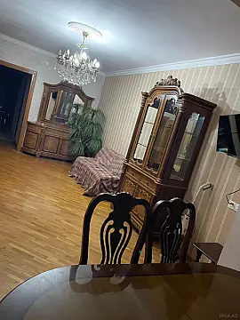 Kirayə verilir 2 otaqlı mənzil 70 m²