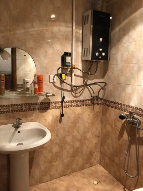 Kirayə verilir 2 otaqlı mənzil 70 m²