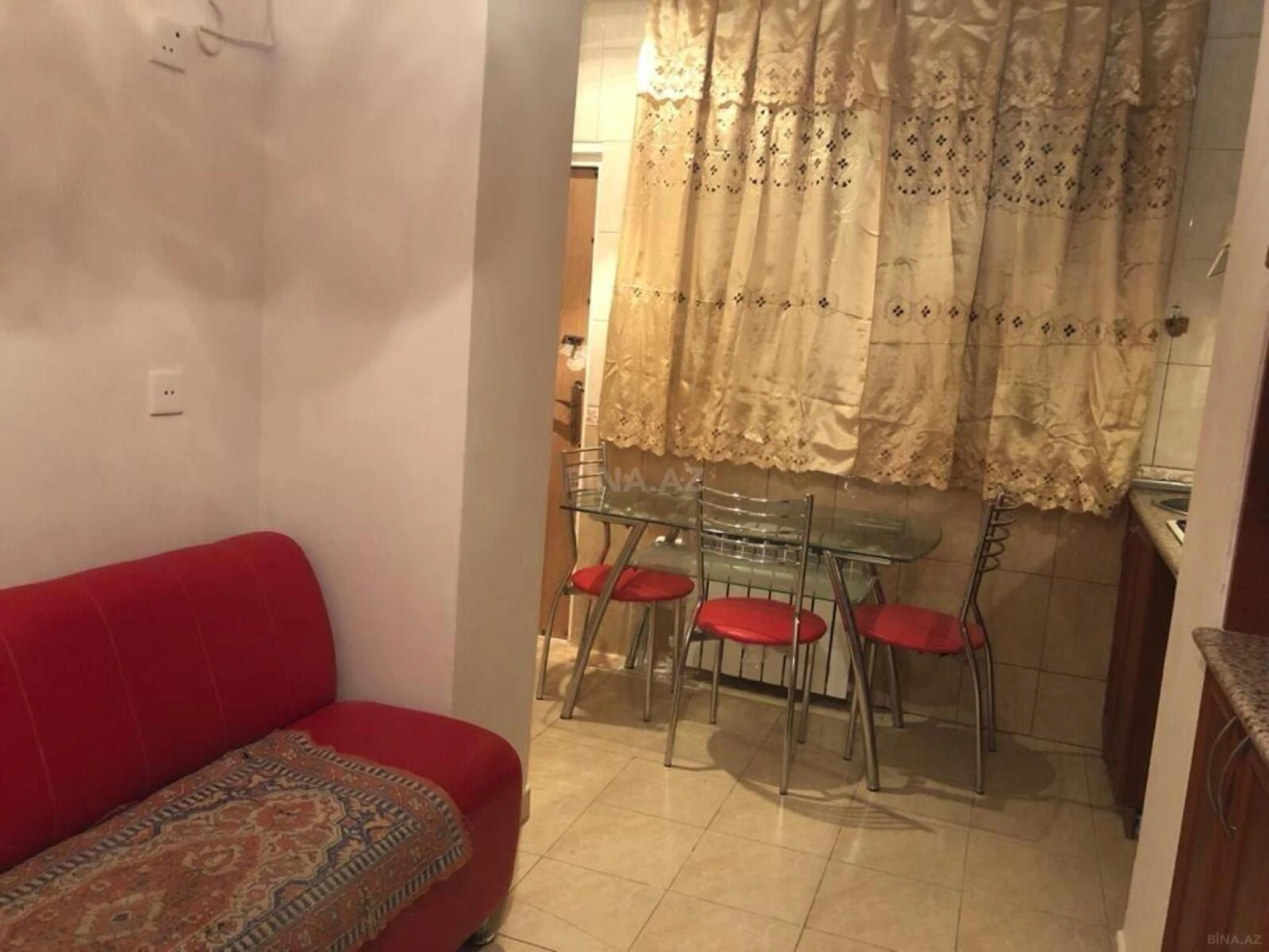 Kirayə verilir 2 otaqlı mənzil 70 m²