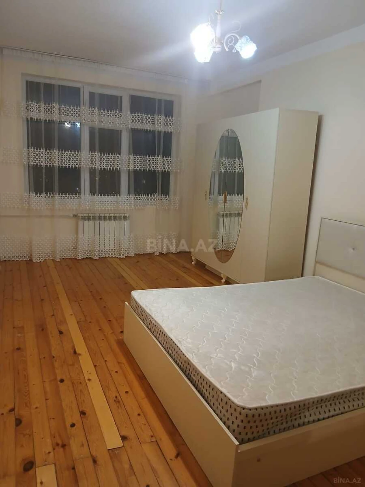 Kirayə verilir 3 otaqlı mənzil 130 m²
